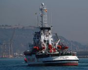 Az NGO-hajók előtt Olaszország kikötői továbbra is zárva tartanak