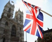Maradhatnak a tartósan Nagy-Britanniában élő külföldi EU-állampolgárok