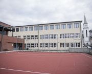 Átadták a megújult, tornateremmel bővülő komlói Kodály általános iskolát