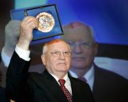 Gorbacsov: a nukleáris fegyverkezési versenynek nem lesz győztese