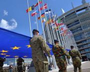 Európának 100 milliárd dollárjába kerülne a 2 százalékos NATO-cél teljesítése