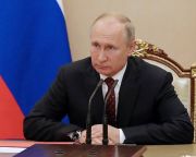 Putyin az orosz törvényhozás elé terjesztette az INF-szerződés felfüggesztését