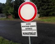 Forgalomelterelés: lezárták a Szilvásba vezető utat