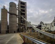  Kétmilliárd forintos beruházást indít a királyegyházi cementgyár