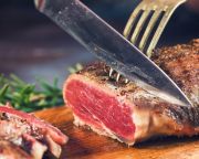 Kétségbe vonja a vörös hús veszélyességét egy új tanulmány