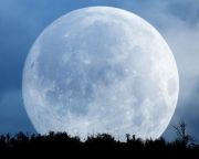 A Hold szénkibocsátására utaló bizonyítékok kétségbe vonják az égitest születésének teóriáját
