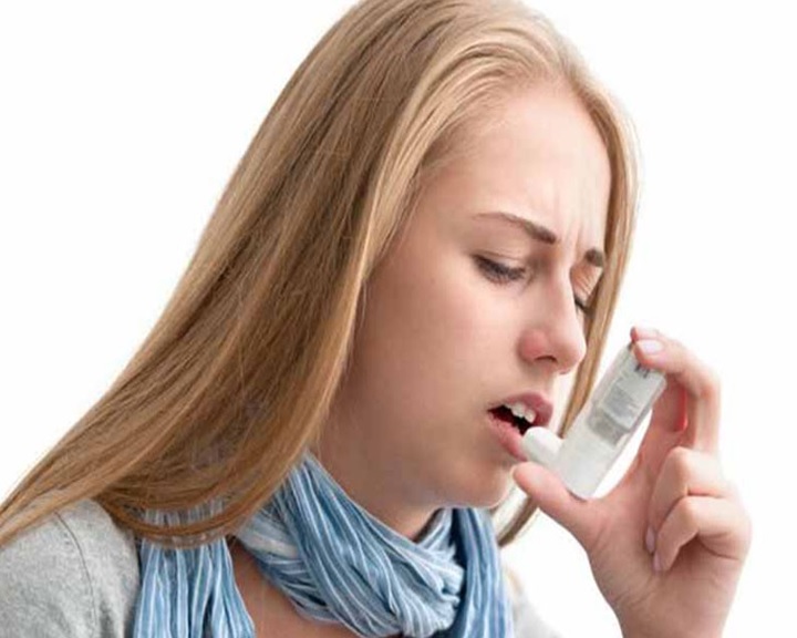 A túl kevés vagy túl sok alvás súlyosbítja a felnőttkori asztmát