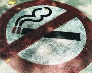 Az ízesített elektronikus cigaretta és utántöltő folyadék sem forgalmazható tovább