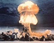 Egy atomfegyver-kísérlet végrehajtását vitatták meg az amerikai kormány tagjai 