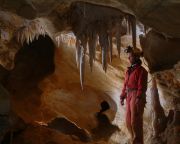 Barlangolások, izgalmas geotúrák várják a látogatókat a nemzeti parkokban