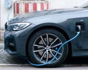 Szilárdtest-akkumulátor technológiába fektet a BMW és a Ford