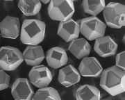 A különleges szimmetriájú nanogyémántok szerkezeti sajátosságait vizsgálták kutatók