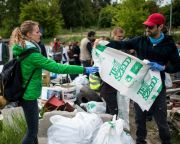 Több ezer tonna szemetet gyűjtöttek össze a TeSzedd! akció önkéntesei