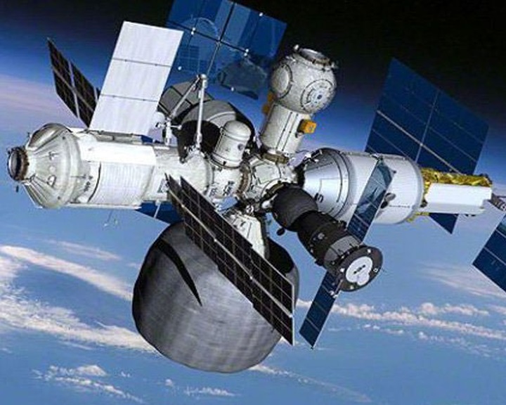 Univerzális űrhajót fejleszt ki a Roszkoszmosz az új űrállomás számára