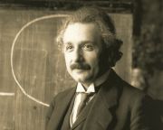 Einstein üdvözlő sorára is licitálni lehet a Múzeum Antikvárium online árverésén