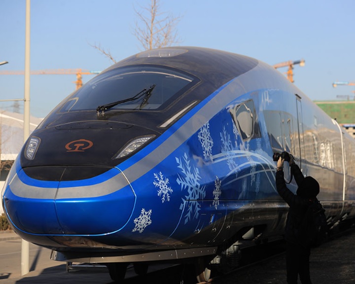 Nagy sebességre és 5G-s szolgáltatásra is képes vonat állt forgalomba