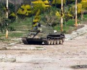 Szíria harckocsikat vezényelt a török határra