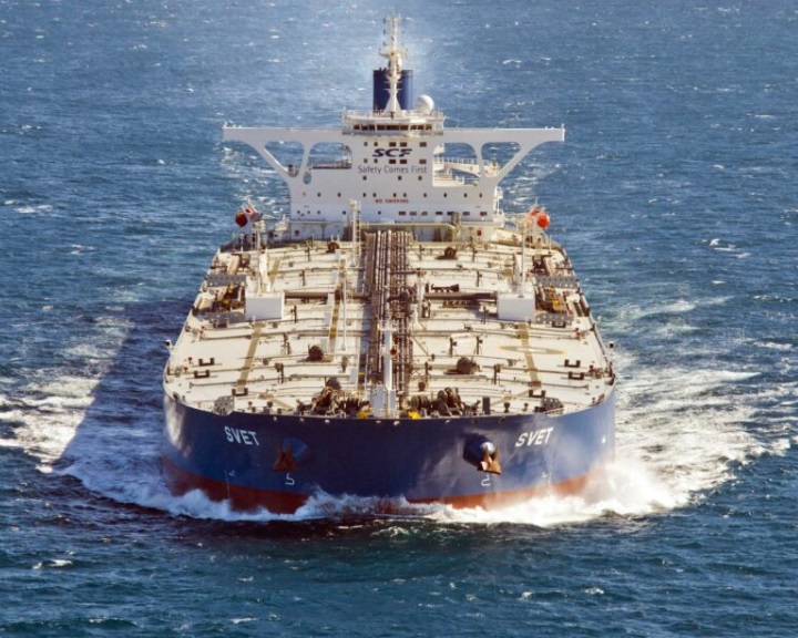 Orosz kőolajat szállító hajók biztosításának tilalmáról állapodott meg London és az EU