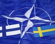 Aláírta a NATO-csatlakozási jegyzőkönyvet Finnország és Svédország