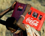 A Coca-Cola harcba száll a tiszta vízért