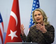 Clinton - Washington még erősebb nyomást gyakorol Damaszkuszra