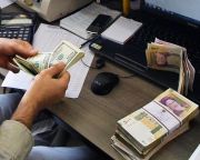 Iránban a pénzváltók nem váltanak be USA-dollárt