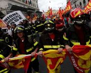 Tömegtüntetés a Monti-kormány ellen Rómában