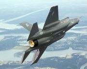 A Pentagon újra engedélyezte az 5. generációs vadászgépek repülését