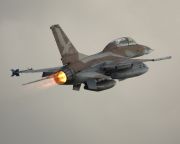 Izrael légicsapást mért Szíriára
