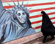  Irán kompenzációt követel az USA-tól és Nagy-Britanniától