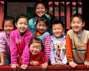 Gyermekfigyelő karóramobilt dobtak piacra Kínában