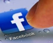 Újít a Facebook: kihallgatja, hogy mit csinálunk, ha engedjük