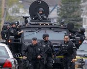 Háborús felszereléssel fegyverkezik az amerikai rendőrség