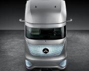 2025-től jöhetnek a robot teherautók