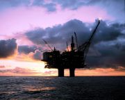 Orosz kockázatból térségi kockázattá válhat az alacsony olajár