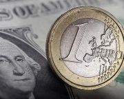 Szakértői jóslat: összeomolhat az euróárfolyam