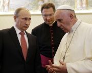 Ferenc pápa a békét szorgalmazta Vlagyimir Putyint fogadva