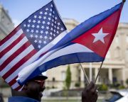 Ováció kísérte a kubai zászló felvonását Washingtonban