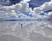 Indulhat Bolíviában a világ legnagyobb lítium-lelőhelyének kiaknázása
