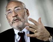 Joseph Stiglitz: a mentőcsomag árt Görögországnak és az EU-nak is