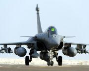 Franciaország légi csapásokat fontolgat Szíriában