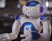 Robotportást tesztel a Hilton és az IBM