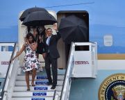 Obama megkezdte történelmi látogatását Kubában