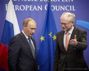 Az orosz elnöki poszt kihívója közös valutát akar az Unióval