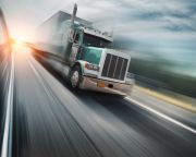 A kamionok lesznek az első vezető nélküli járművek