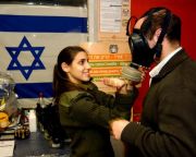 Náci múltú cégek szállítják Izraelnek a gázmaszkokat