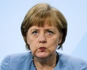 Merkel: az iszlamista terrorizmus nem a menekültekkel érkezett
