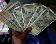 A magas címletű bankjegyek bevonása a mobilfizetés felé tereli az indiaiakat