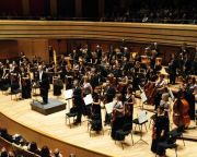 Szuvanai Akiko hegedűművésszel koncertezik a Pannon Filharmonikusok