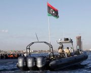 A líbiai parti őrség parancsnoka szerint az NGO-k növelik a migrációt